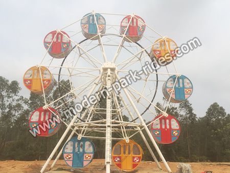 Installation of ferris wheel in Vietnam