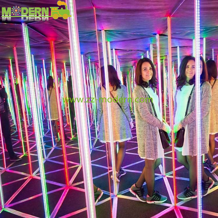 Mirror Maze MDMM18