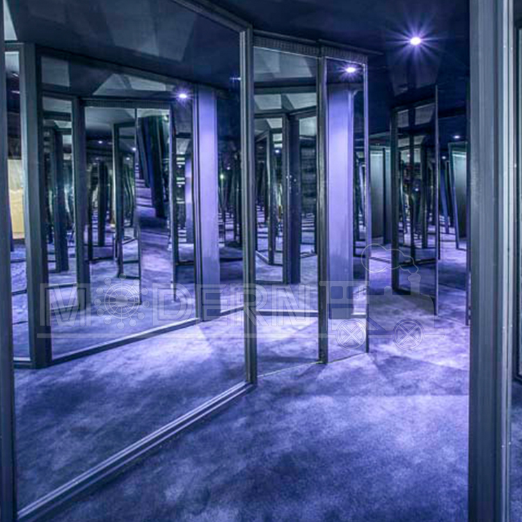 Amazing Mirror Maze MDMM17