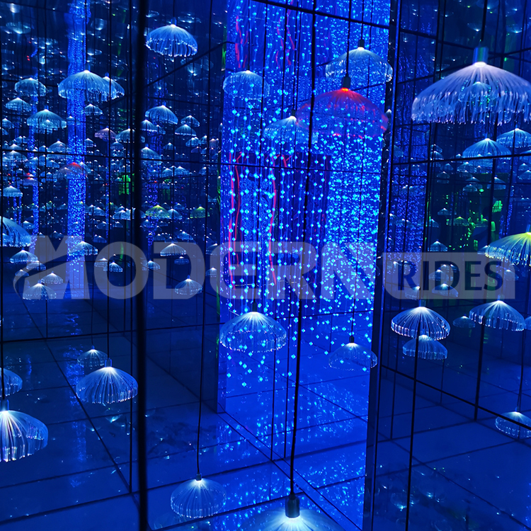 Mirror Maze MDMM24